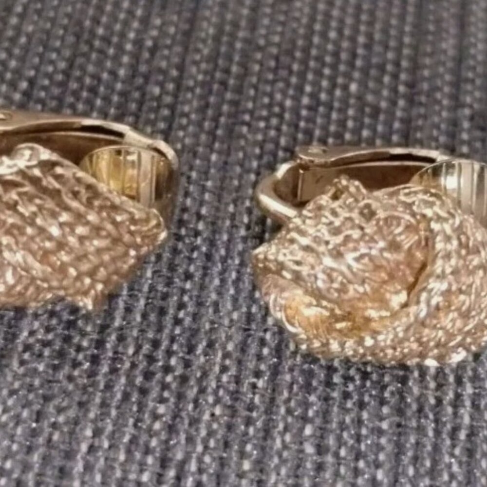 Vintage Christian Dior Knot Gold Tone Clip-On Earrings ~ Signed - Picture 4 of 5